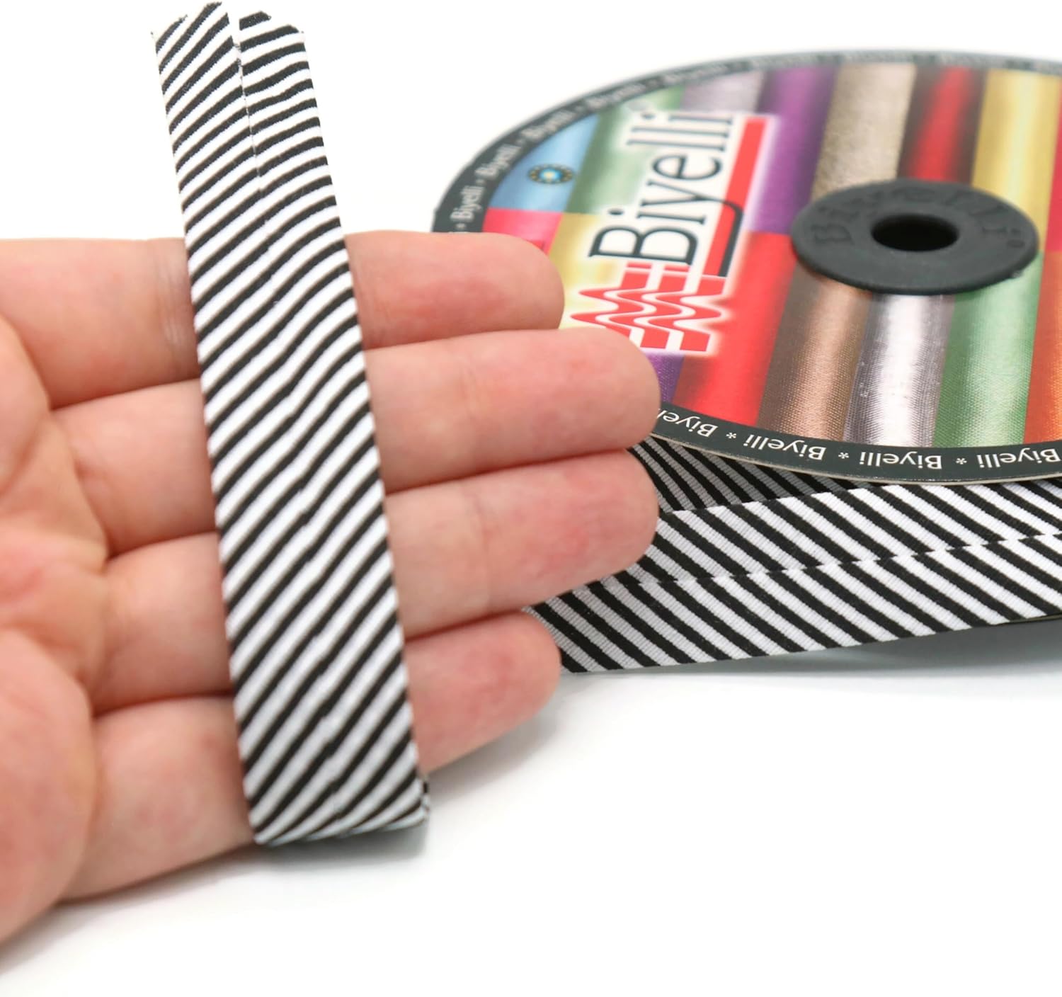 Cotton Fold Bias Binding Tape - 3/4 Inches (20mm) Wide - 27 Yards - Plaid Single Fold Cotton Fold Bias Binding Tape for Sewing Clothing DIY Black C11