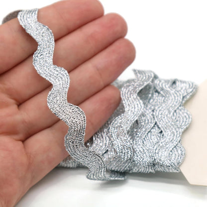 Glitter RIC Rac Trim - 5/8 Inch (15mm) - 5 Yards - Silver Wave Bending Fringe Trim Glitter Lace Ribbon RIC Rac Trim for Sewing Clothes Gift Wrapping Home Party Decoration GL0205